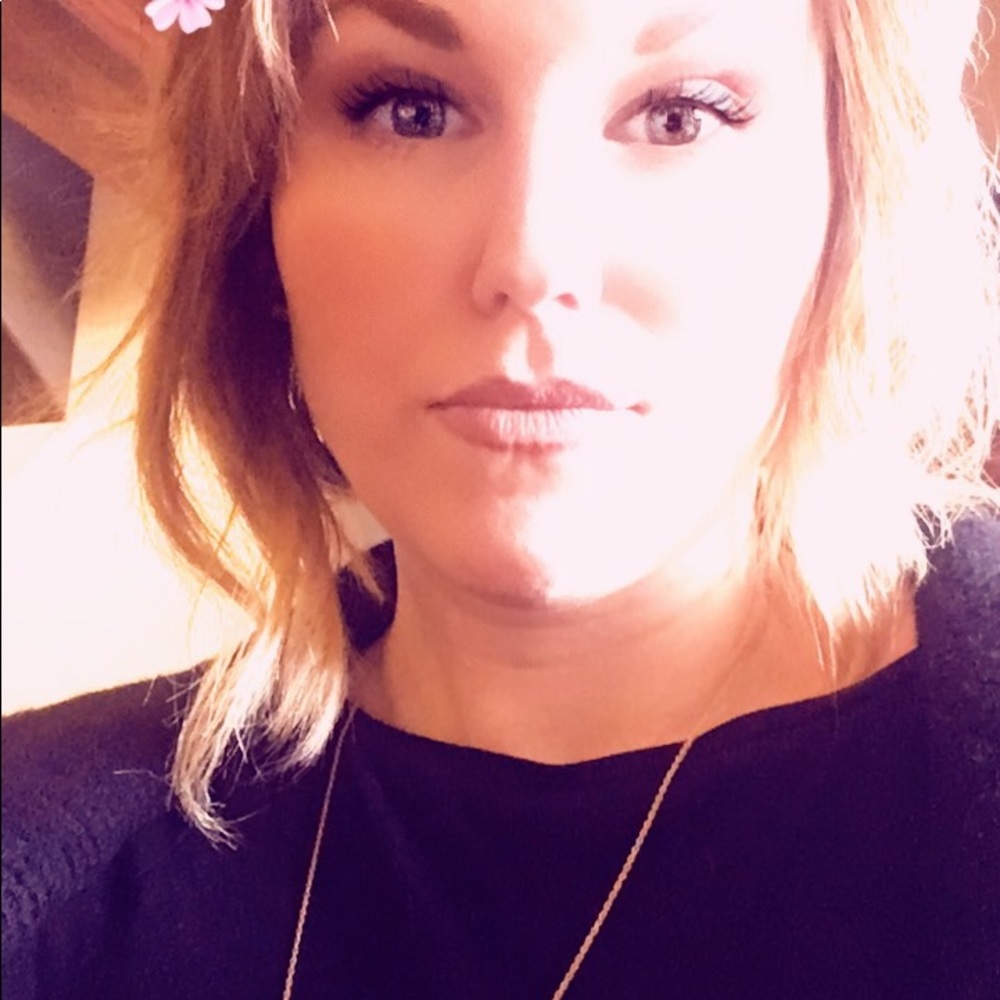 Meet your Posher, Julie